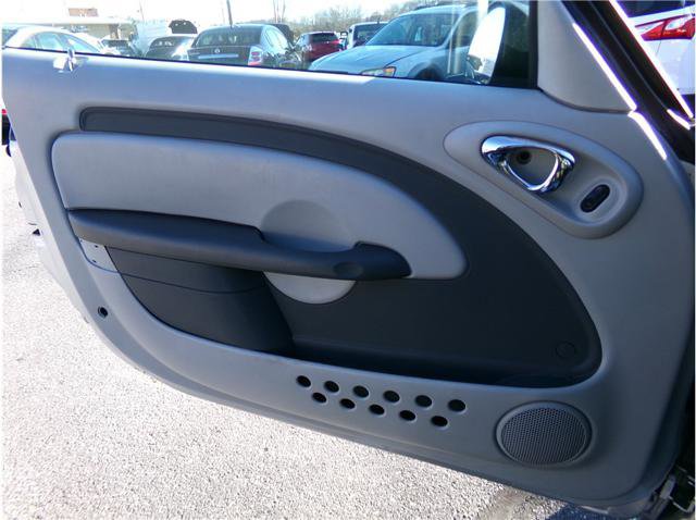 Used 2007 Chrysler PT Cruiser Convertible w/ Spring Special Group image 9