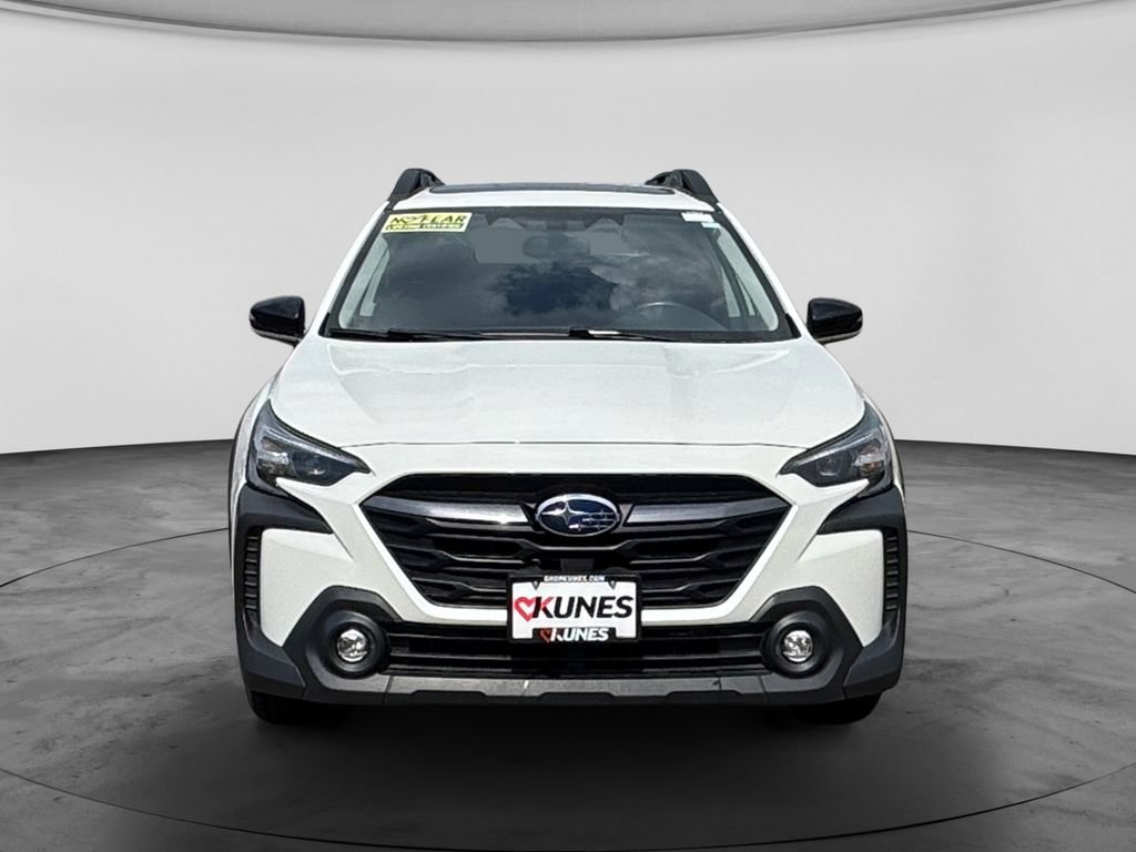 Used 2025 Subaru Outback Premium AWD/4WD image 2