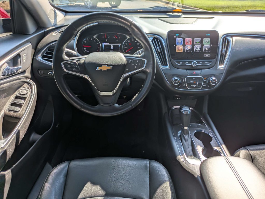 Used 2018 Chevrolet Malibu LT w/ Leather Package FWD image 16