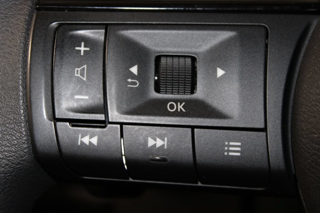 Used 2023 Nissan Rogue SV AWD/4WD image 35