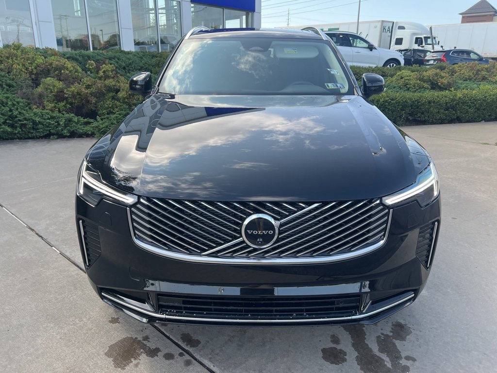 New 2026 Volvo XC90 B6 Plus w/ Protection Package Premier image 8