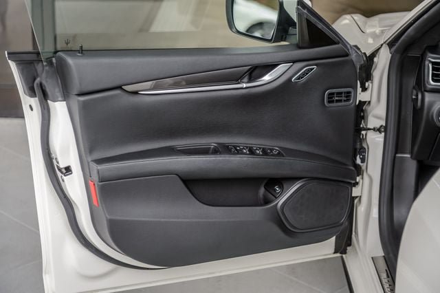 Used 2016 Maserati Ghibli RWD image 46