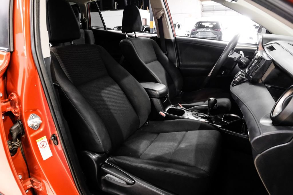 Used 2016 Toyota RAV4 LE FWD image 38