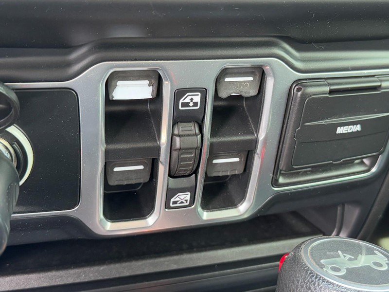 Used 2018 Jeep Wrangler Unlimited Sport S AWD/4WD image 20