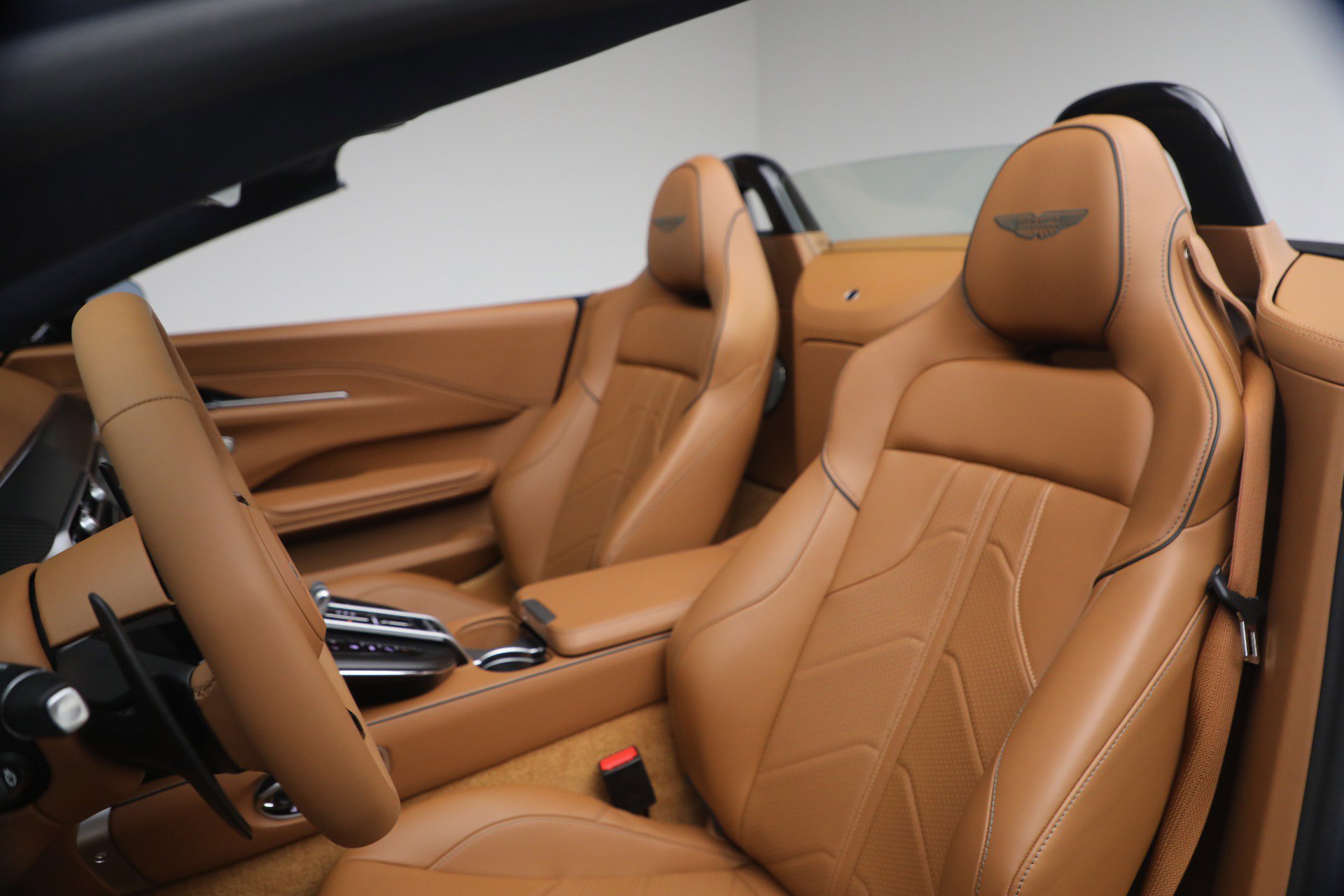 New 2026 Aston Martin V8 Vantage Roadster image 25