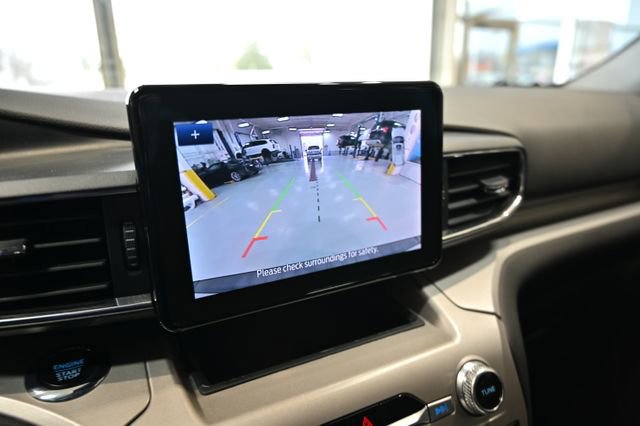 Used 2022 Ford Explorer XLT w/ Equipment Group 202A image 18