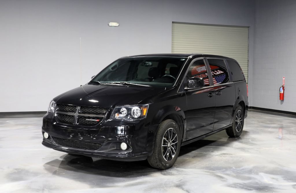 Used 2018 Dodge Grand Caravan SE FWD image 3