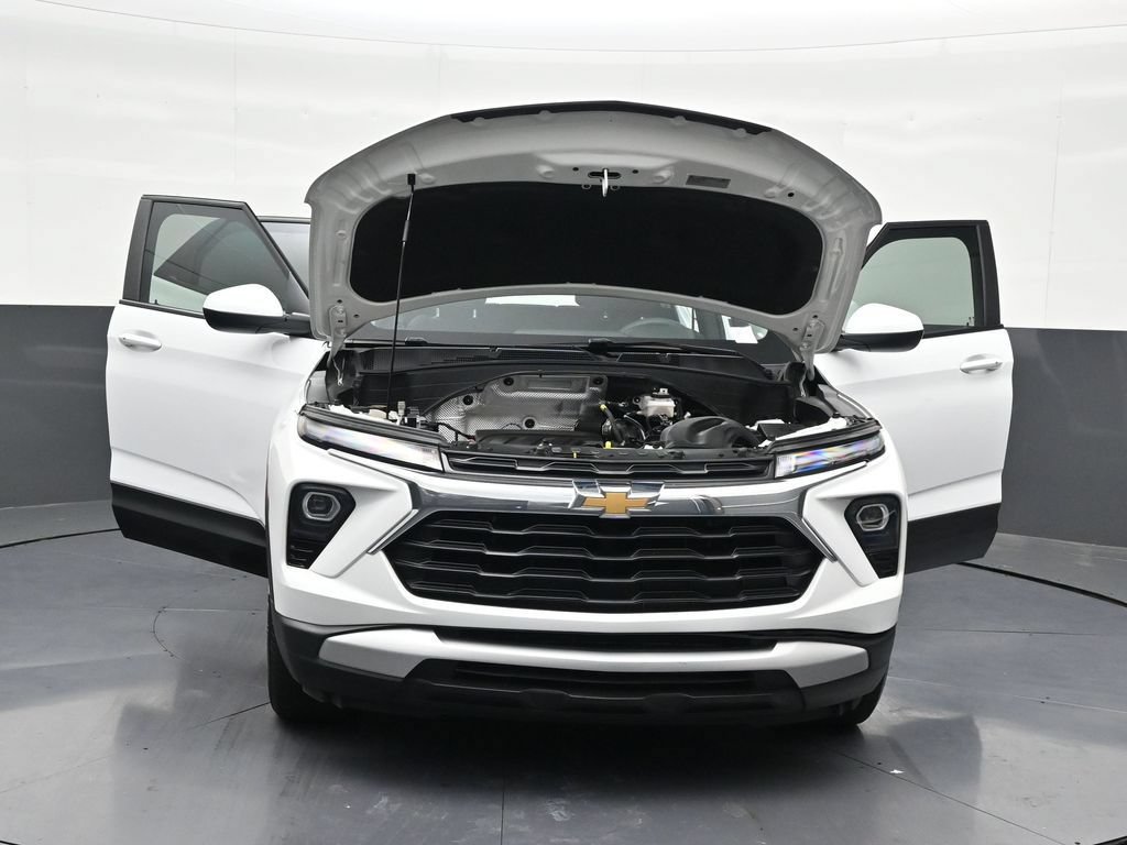 Used 2025 Chevrolet TrailBlazer LT FWD image 38