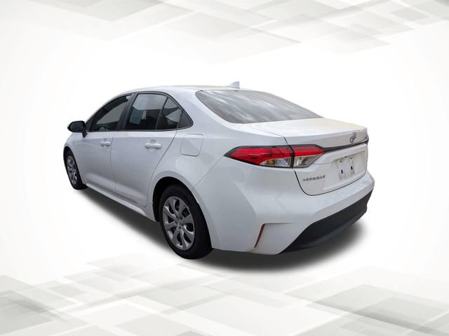 Used 2024 Toyota Corolla LE image 3
