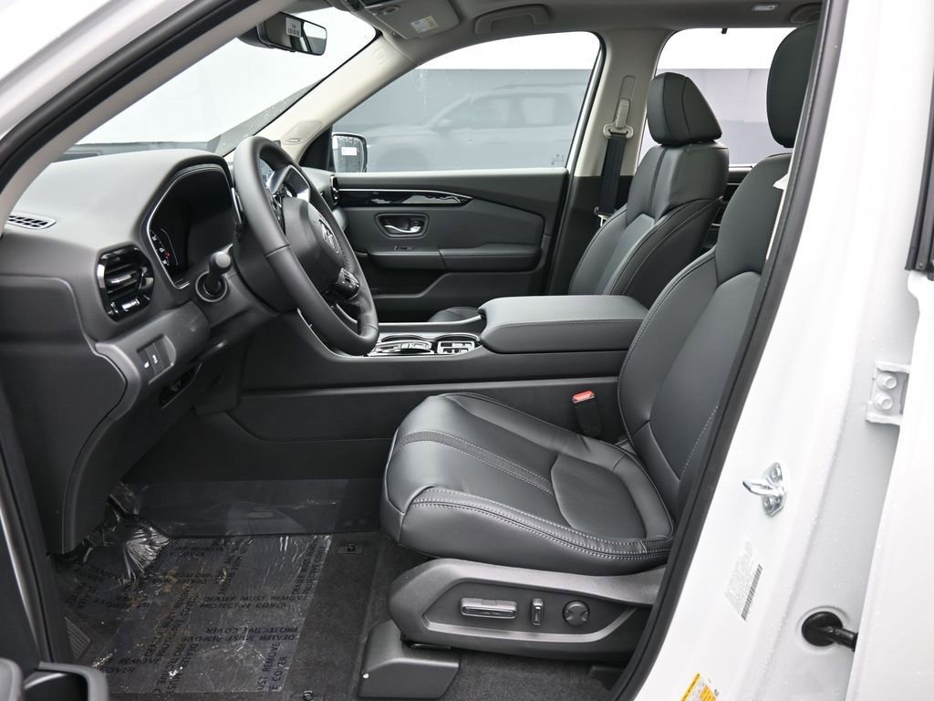 New 2025 Honda Pilot Touring image 34
