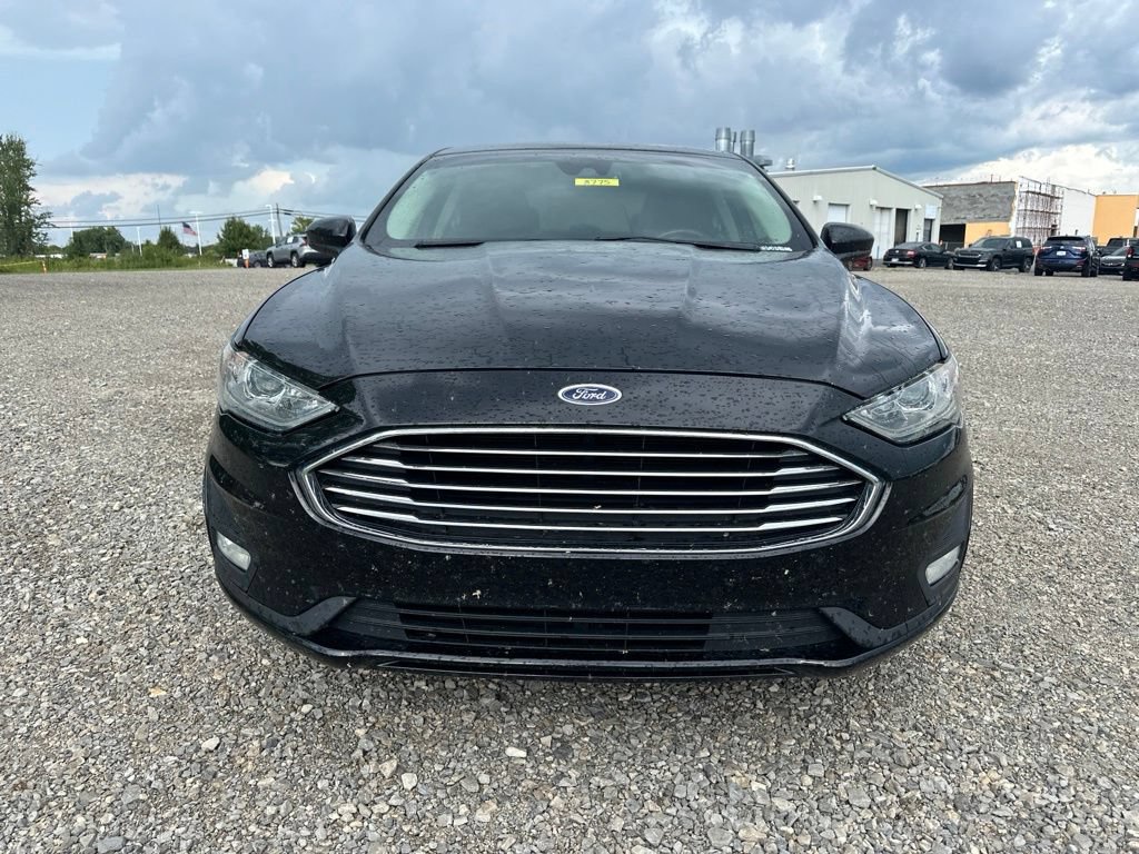 Used 2019 Ford Fusion SE w/ Equipment Group 151A FWD image 2