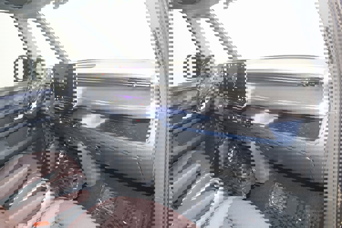 Used 2025 Volkswagen ID. Buzz Pro S image 46