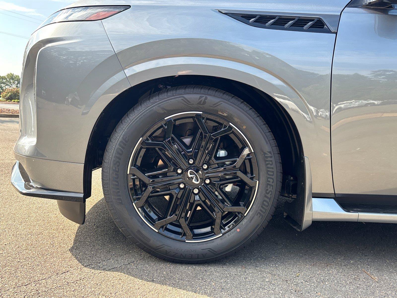 New 2027 INFINITI QX80 Sensory AWD/4WD image 10