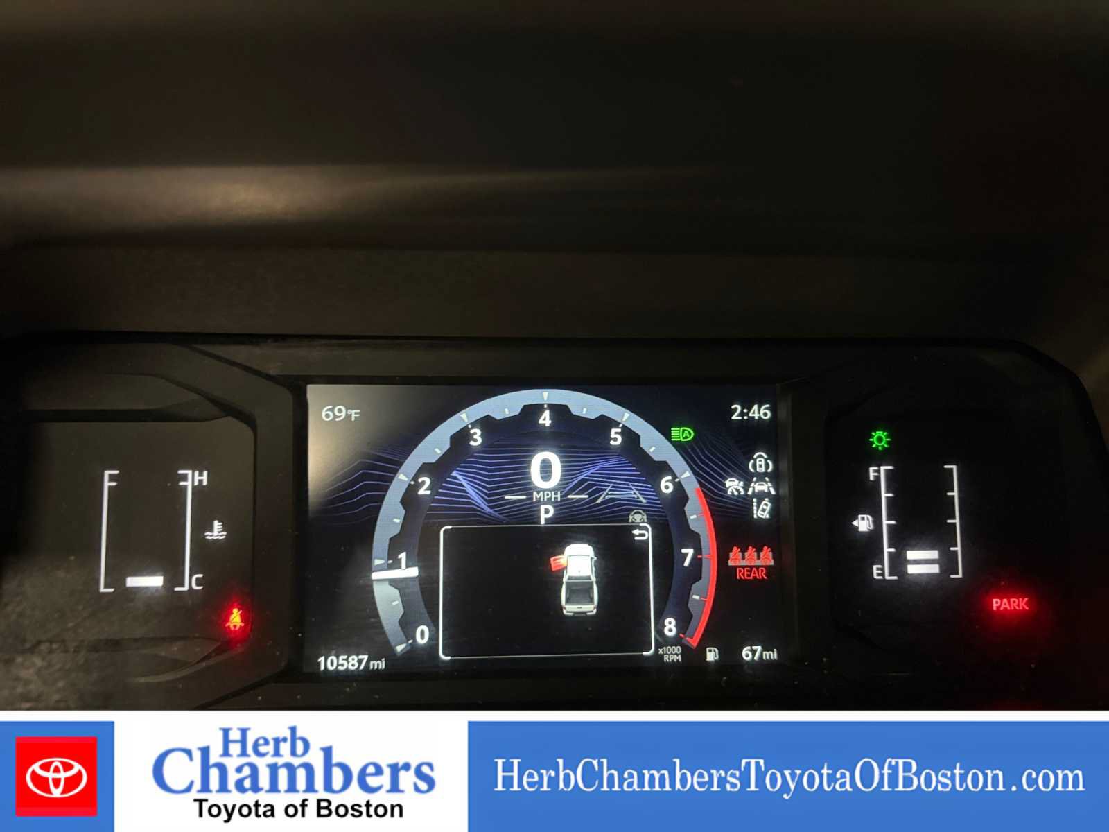 Used 2025 Toyota Tacoma SR5 AWD/4WD image 4