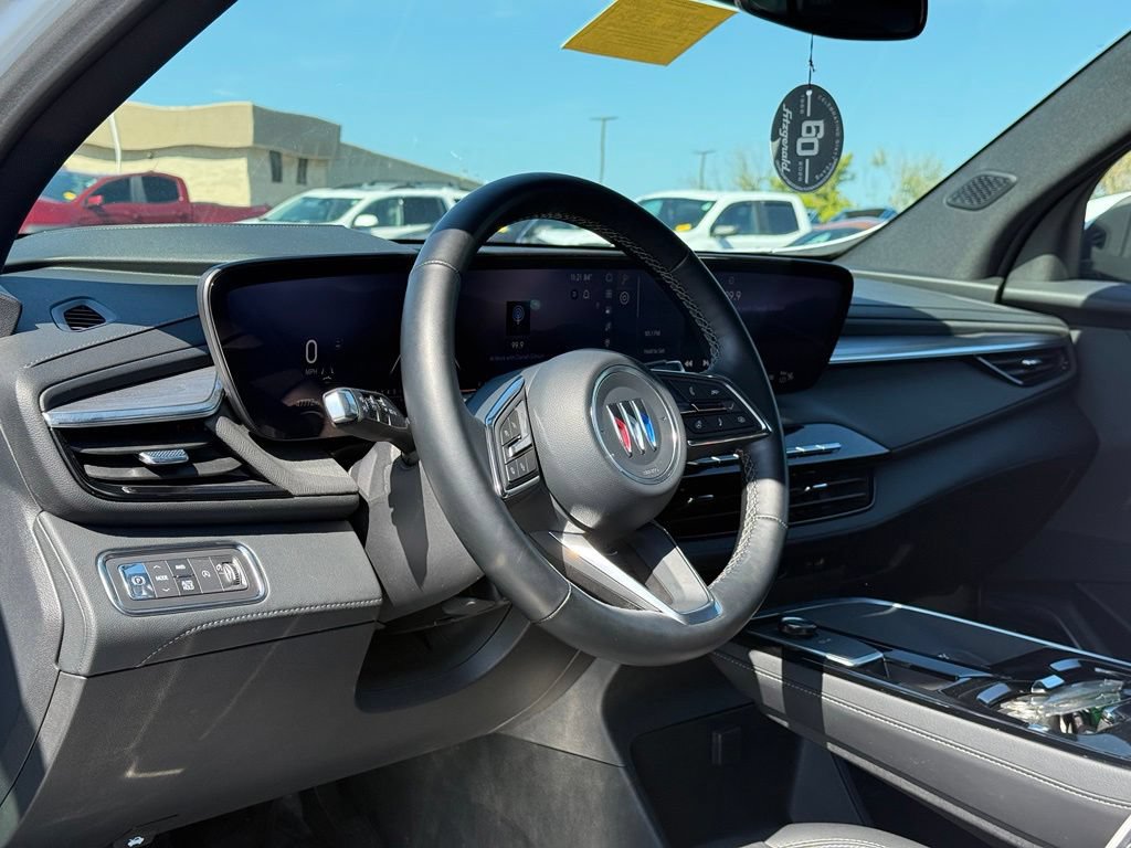 Used 2025 Buick Enclave Preferred AWD/4WD image 21