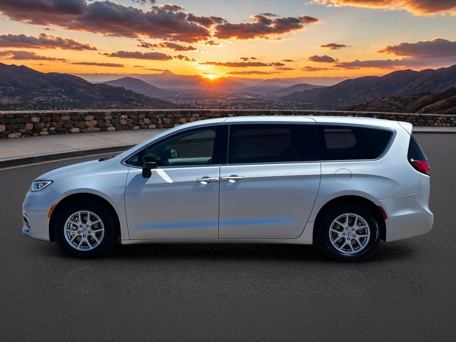 Used 2024 Chrysler Pacifica Touring-L FWD image 3