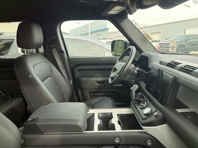 Used 2025 Land Rover Defender 110 S AWD/4WD image 6