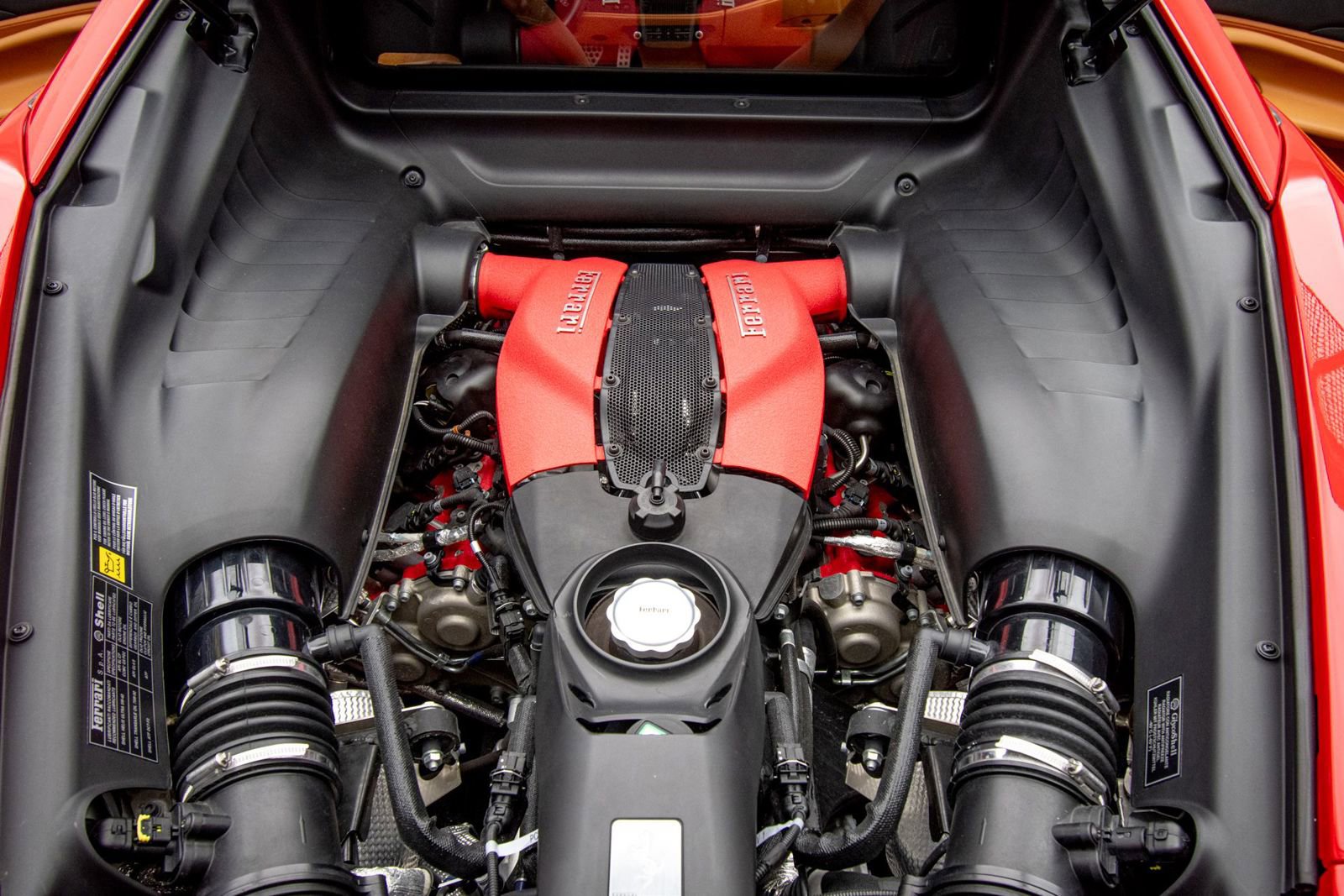 Used 2022 Ferrari F8 Tributo image 33