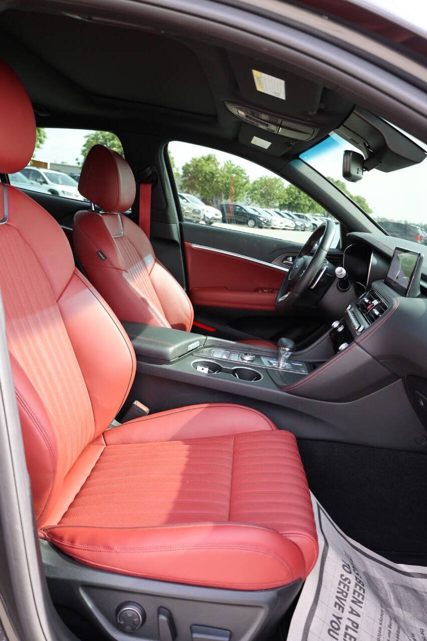 Used 2024 Genesis G70 2.5T w/ Sport Prestige Package AWD/4WD image 15