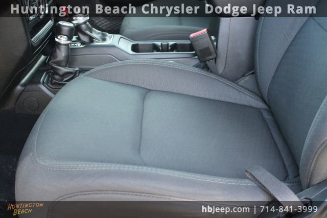 Used 2022 Jeep Wrangler Unlimited Sport image 32