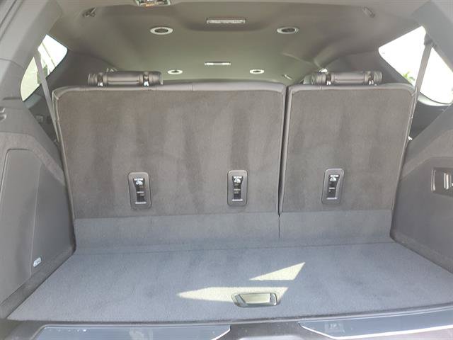 Certified 2024 Cadillac Escalade Luxury RWD image 12