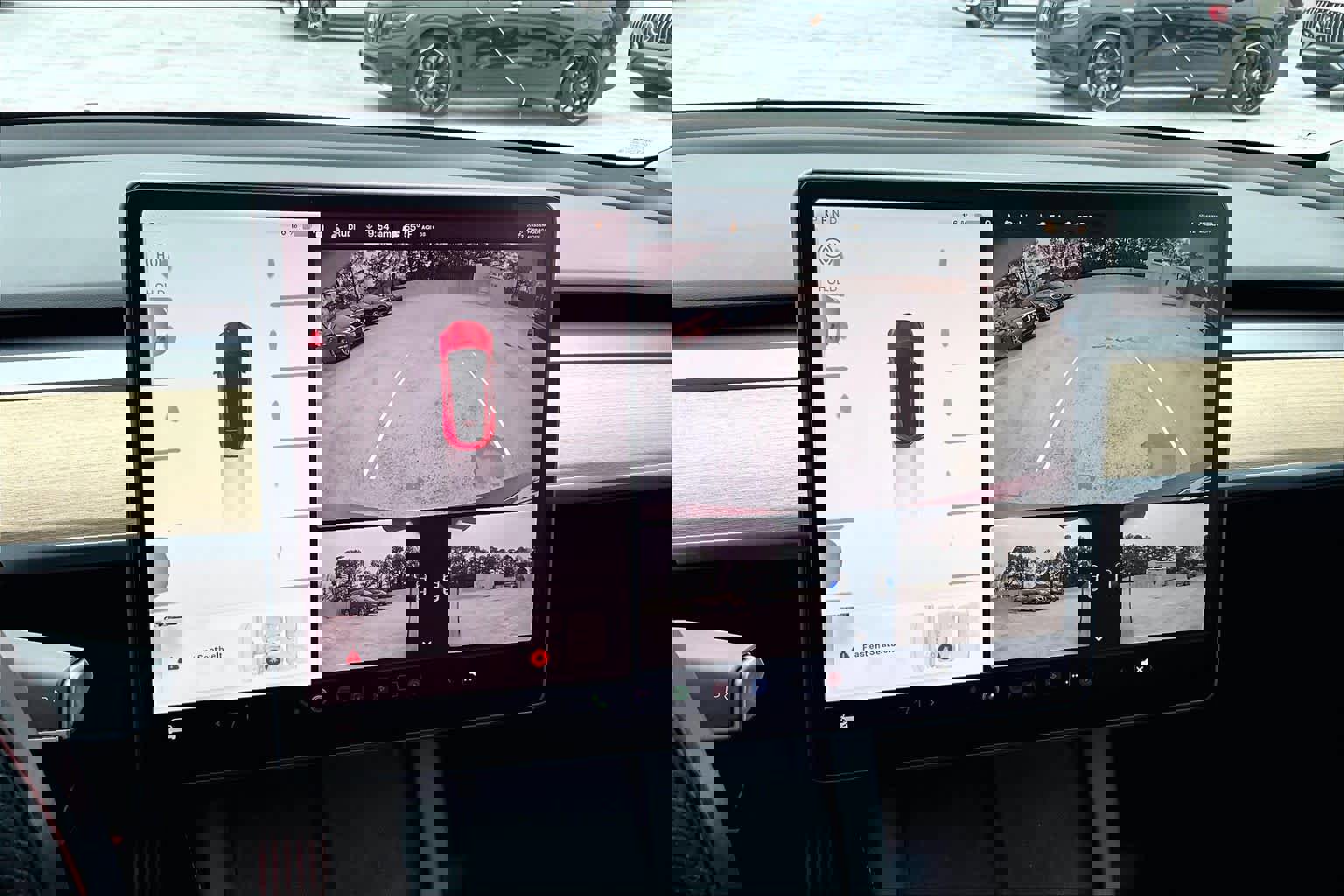 Used 2022 Tesla Model Y Long Range image 25