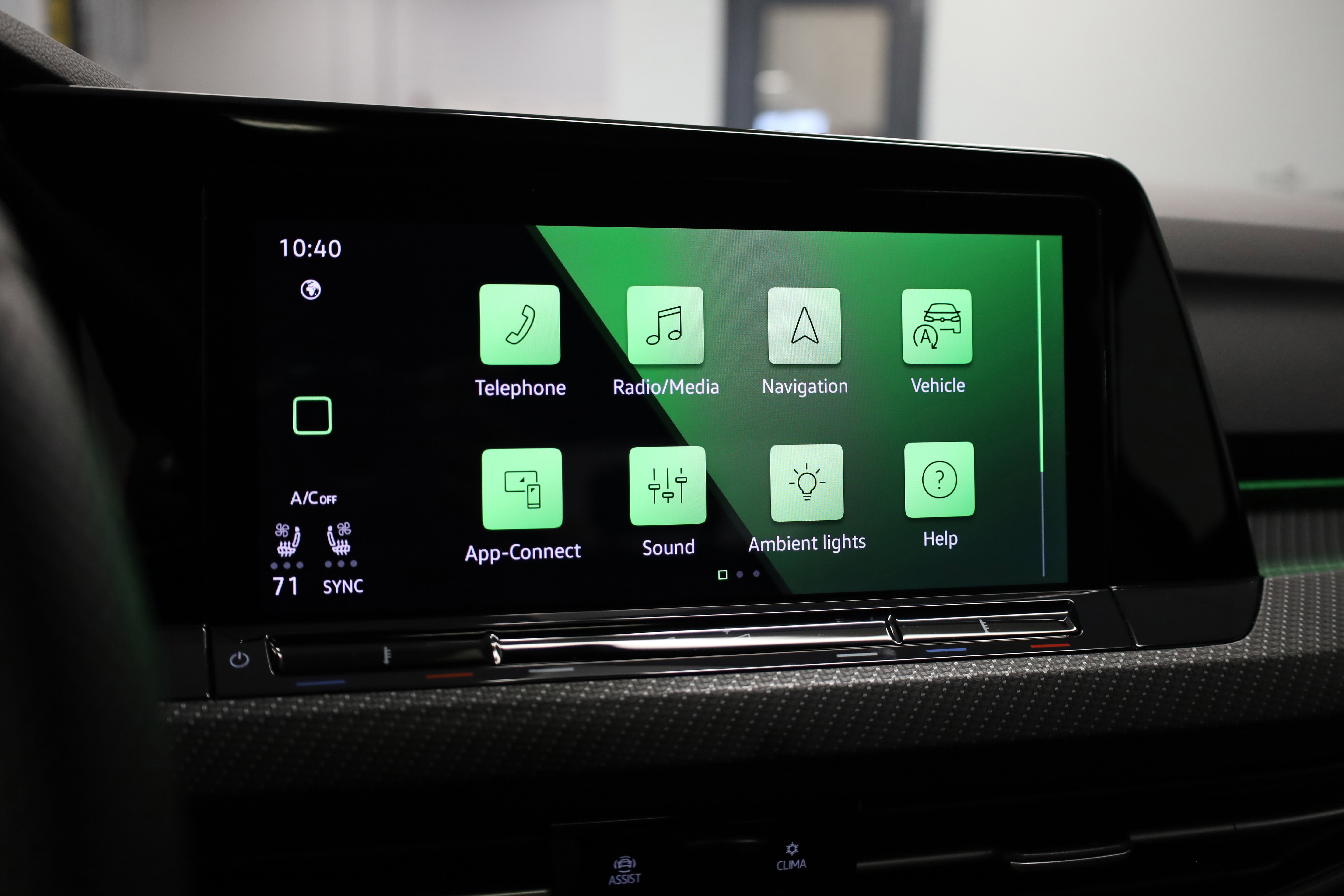 Used 2024 Volkswagen Golf R image 27