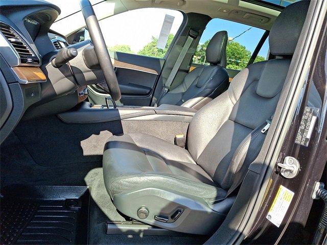 Used 2023 Volvo XC90 B6 Plus image 13