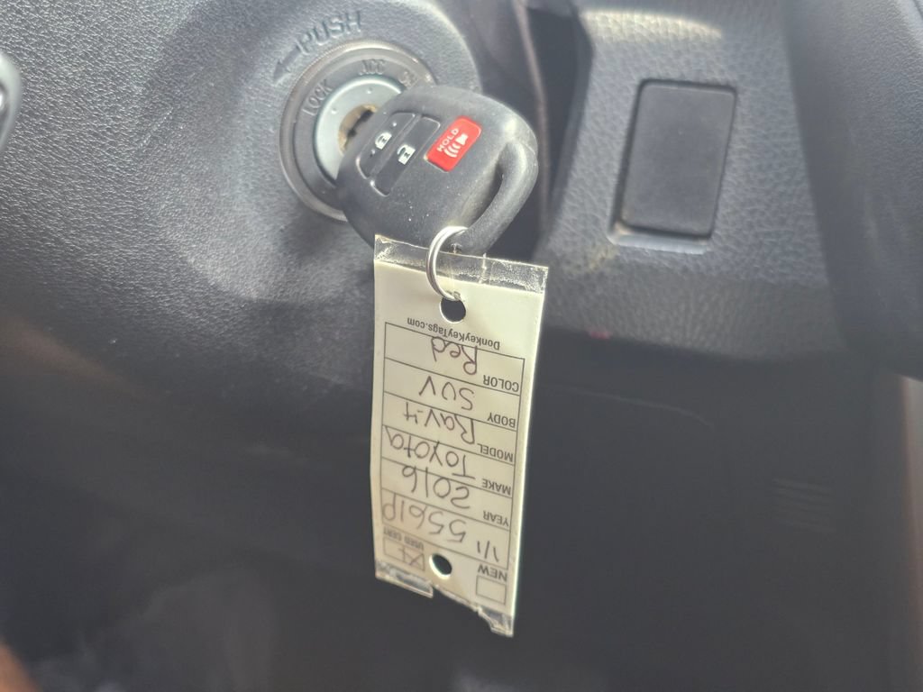 Used 2016 Toyota RAV4 LE FWD image 29