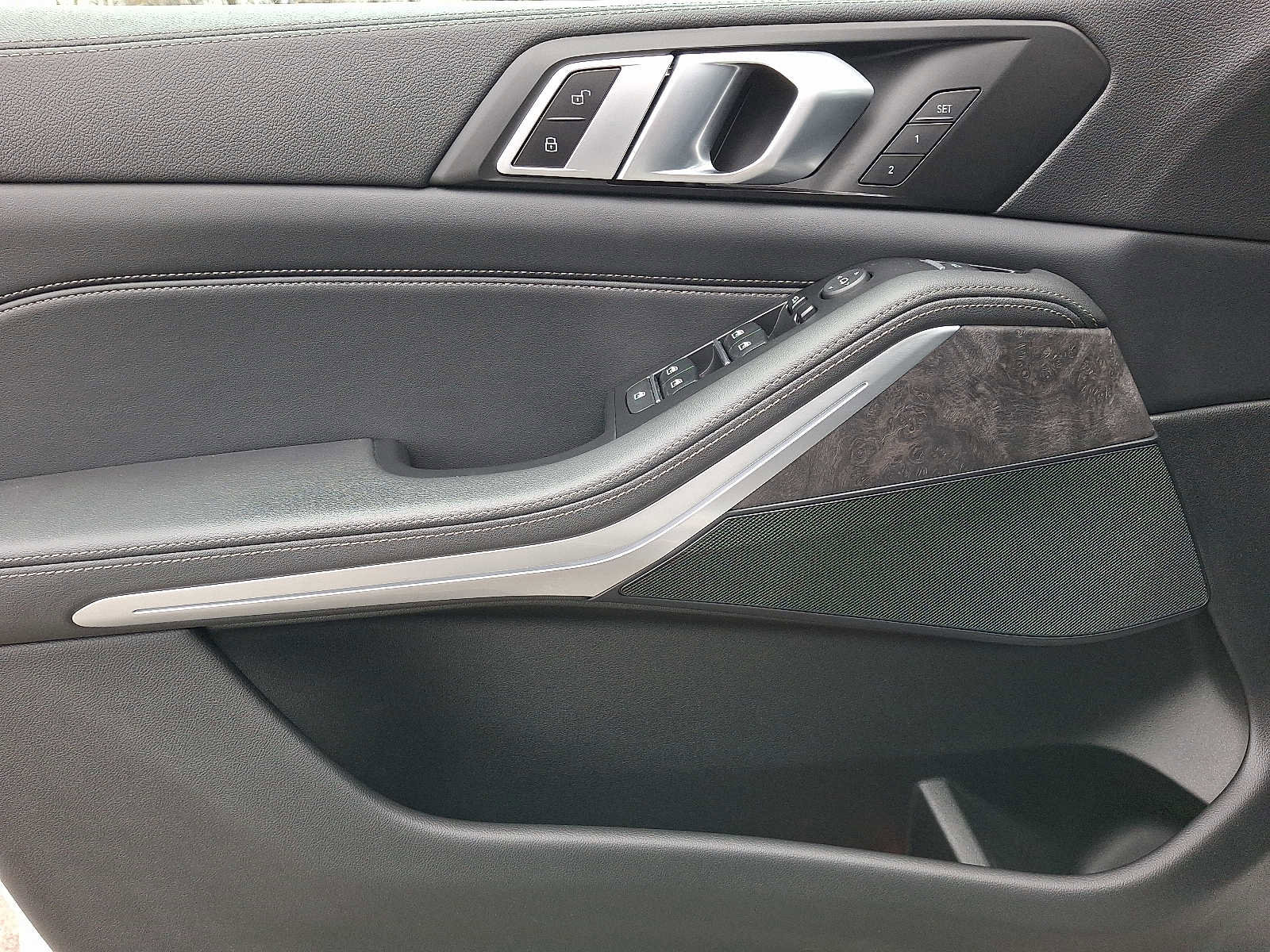 Used 2023 BMW X5 xDrive40i w/ Premium Package image 12