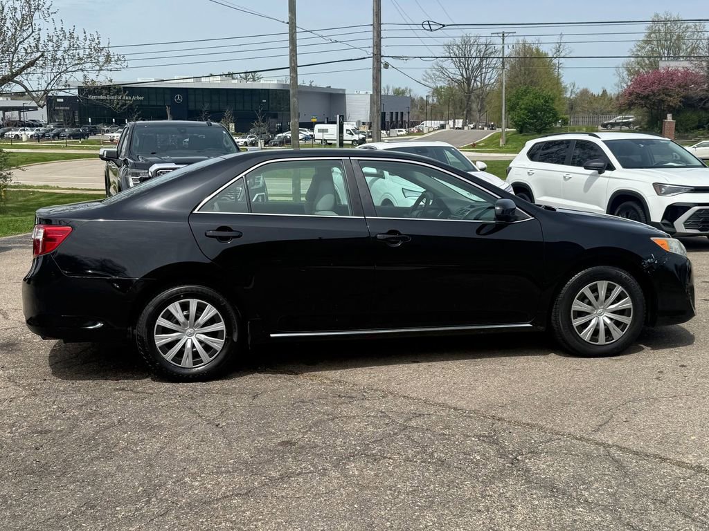 Used 2012 Toyota Camry LE FWD image 7