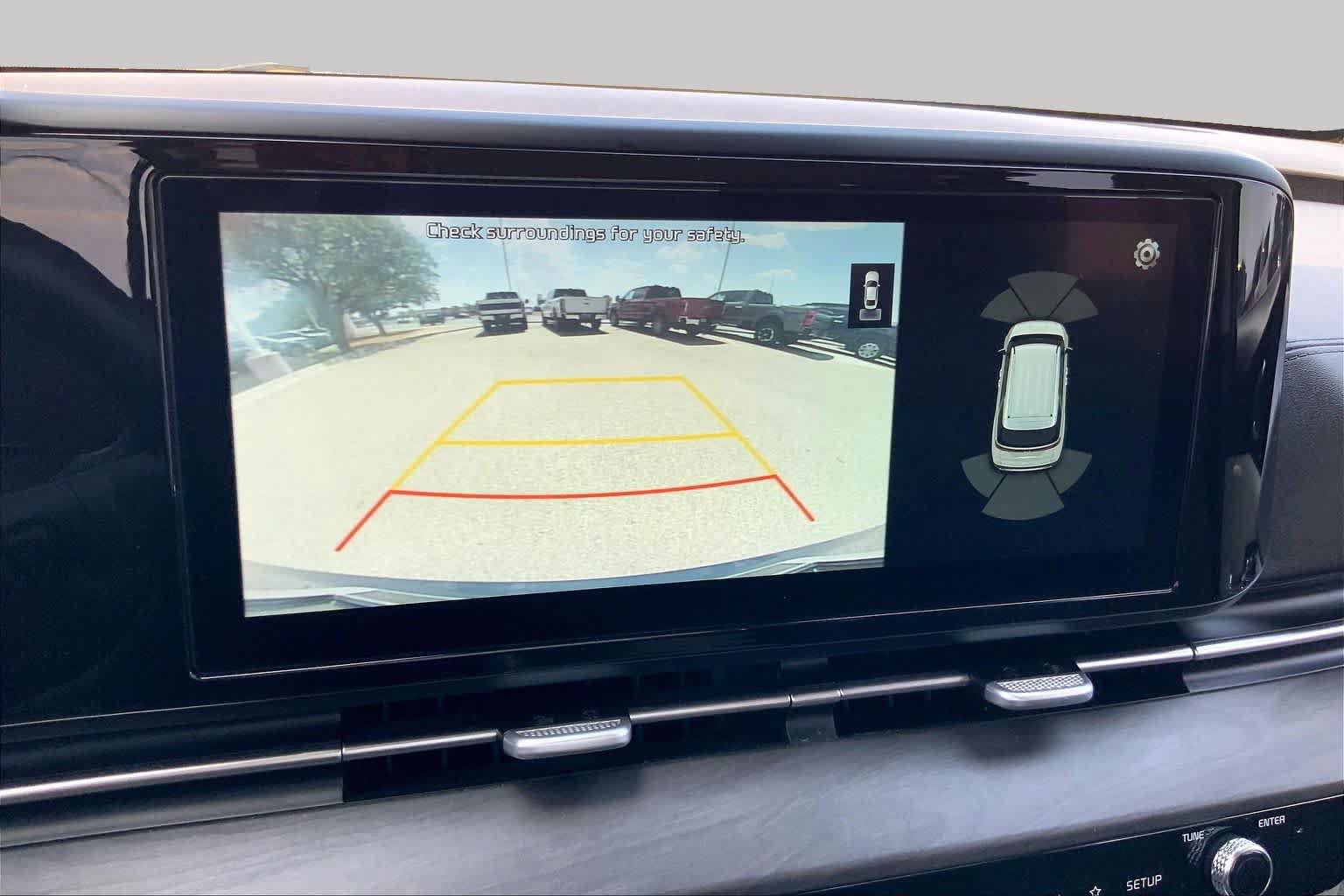 Used 2022 Kia Carnival EX FWD image 27