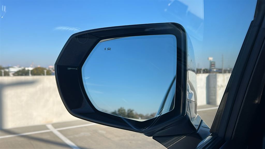 Used 2023 Chevrolet Suburban Premier image 18