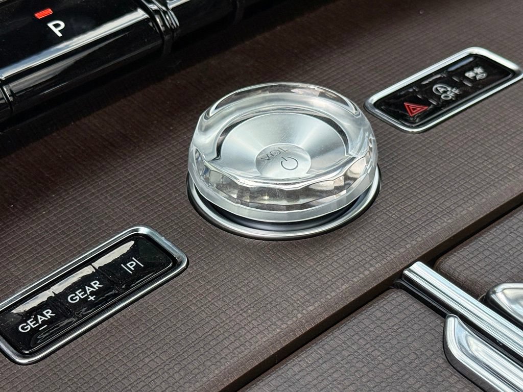 New 2027 Lincoln Navigator Reserve AWD/4WD image 17
