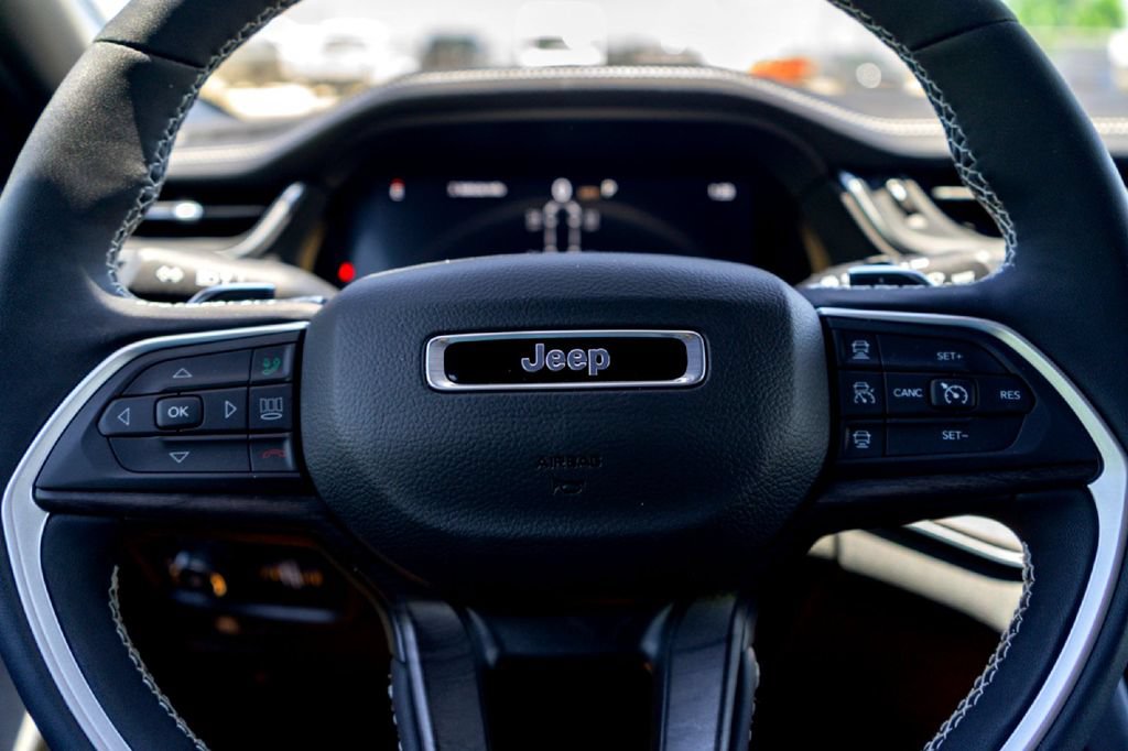 New 2025 Jeep Grand Cherokee L Limited w/ Black Appearance Package RWD image 13