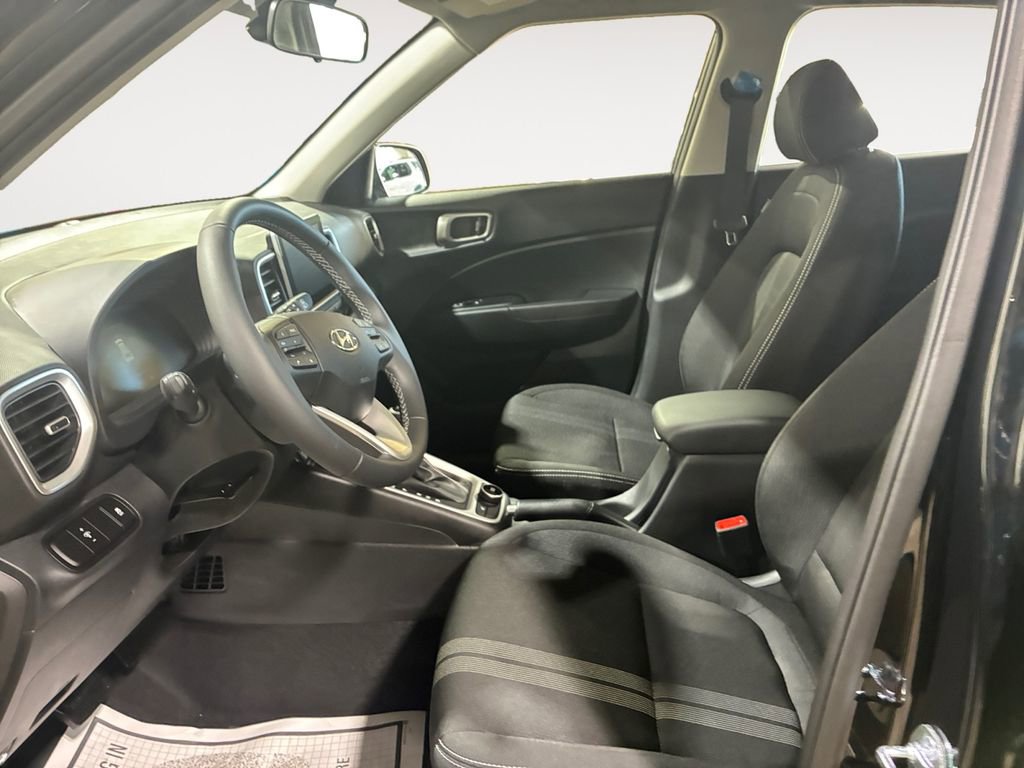 New 2026 Hyundai Venue SEL FWD image 9
