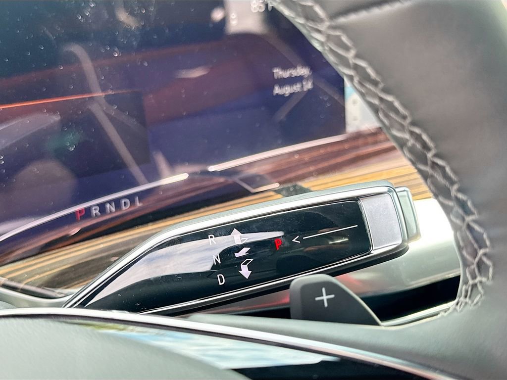 New 2025 Cadillac Escalade Premium Luxury image 17