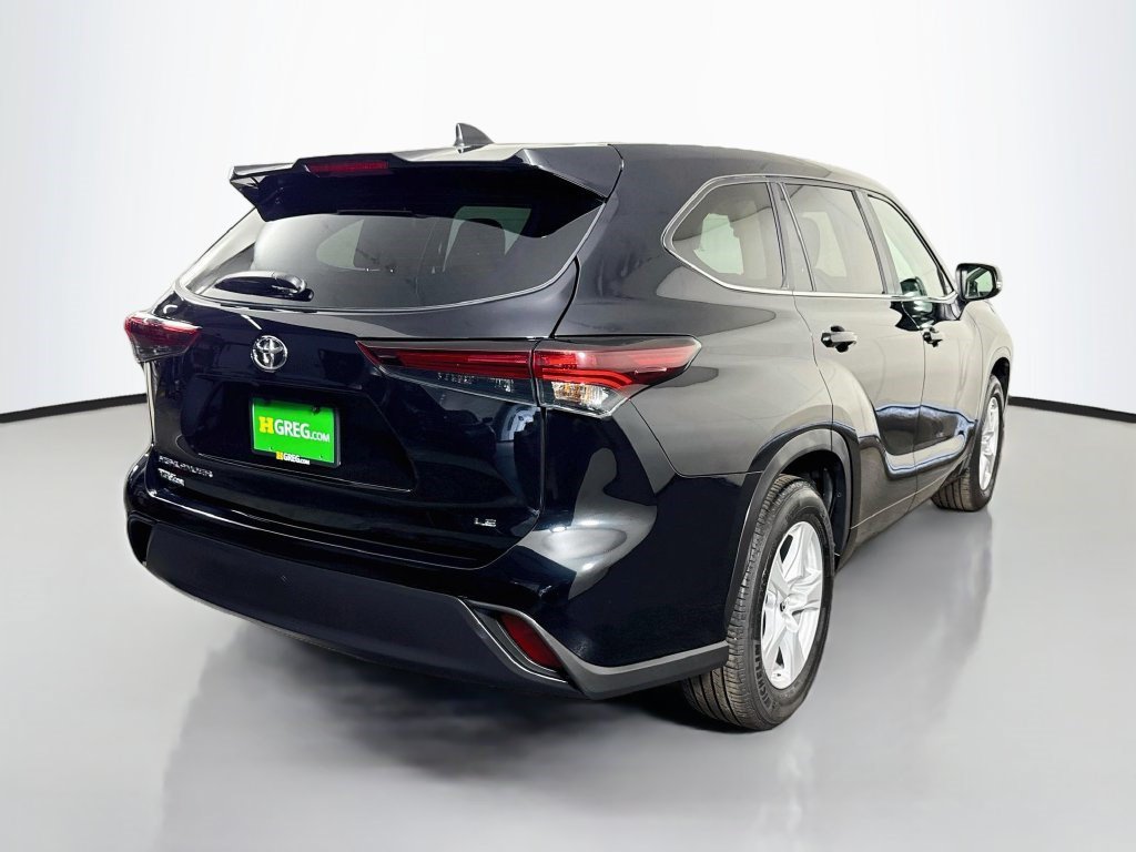Used 2025 Toyota Highlander LE FWD image 10