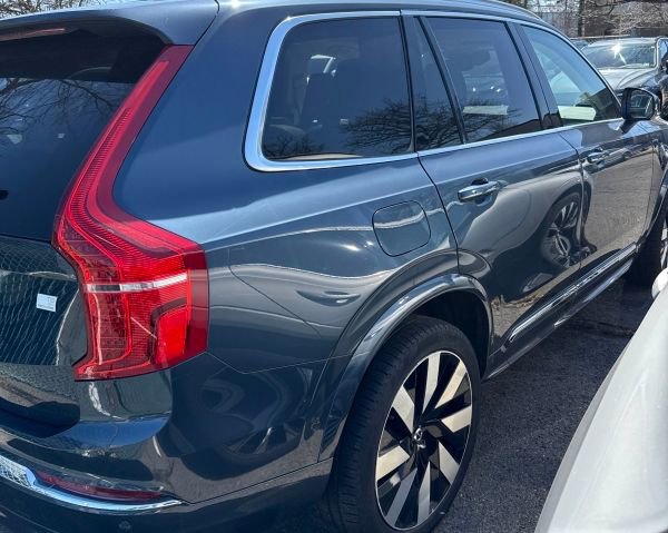 Used 2024 Volvo XC90 T8 Ultimate w/ Protection Package image 4