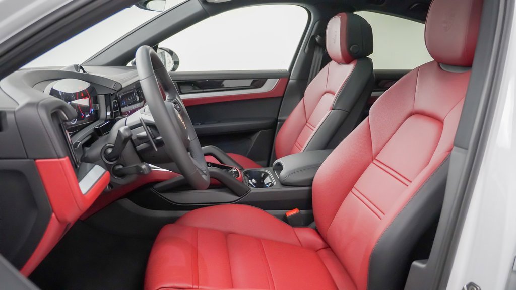 New 2025 Porsche Cayenne Coupe image 5