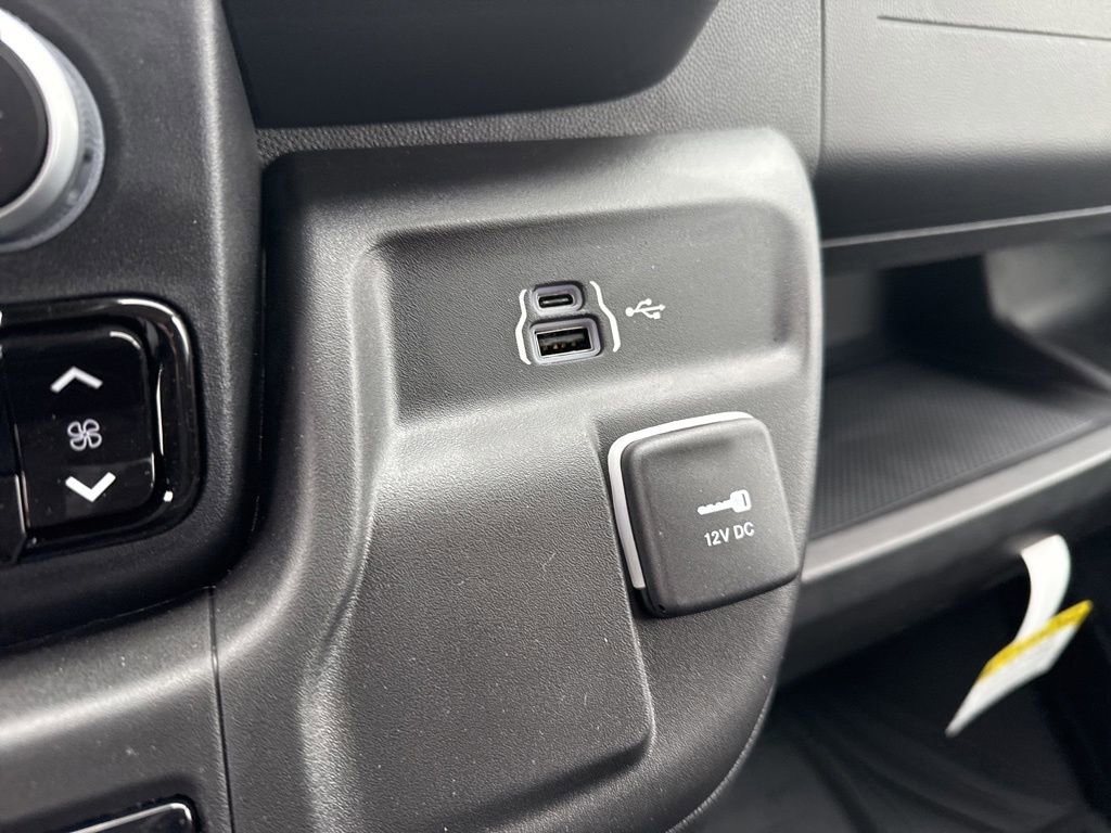 Used 2024 RAM ProMaster 2500 image 27