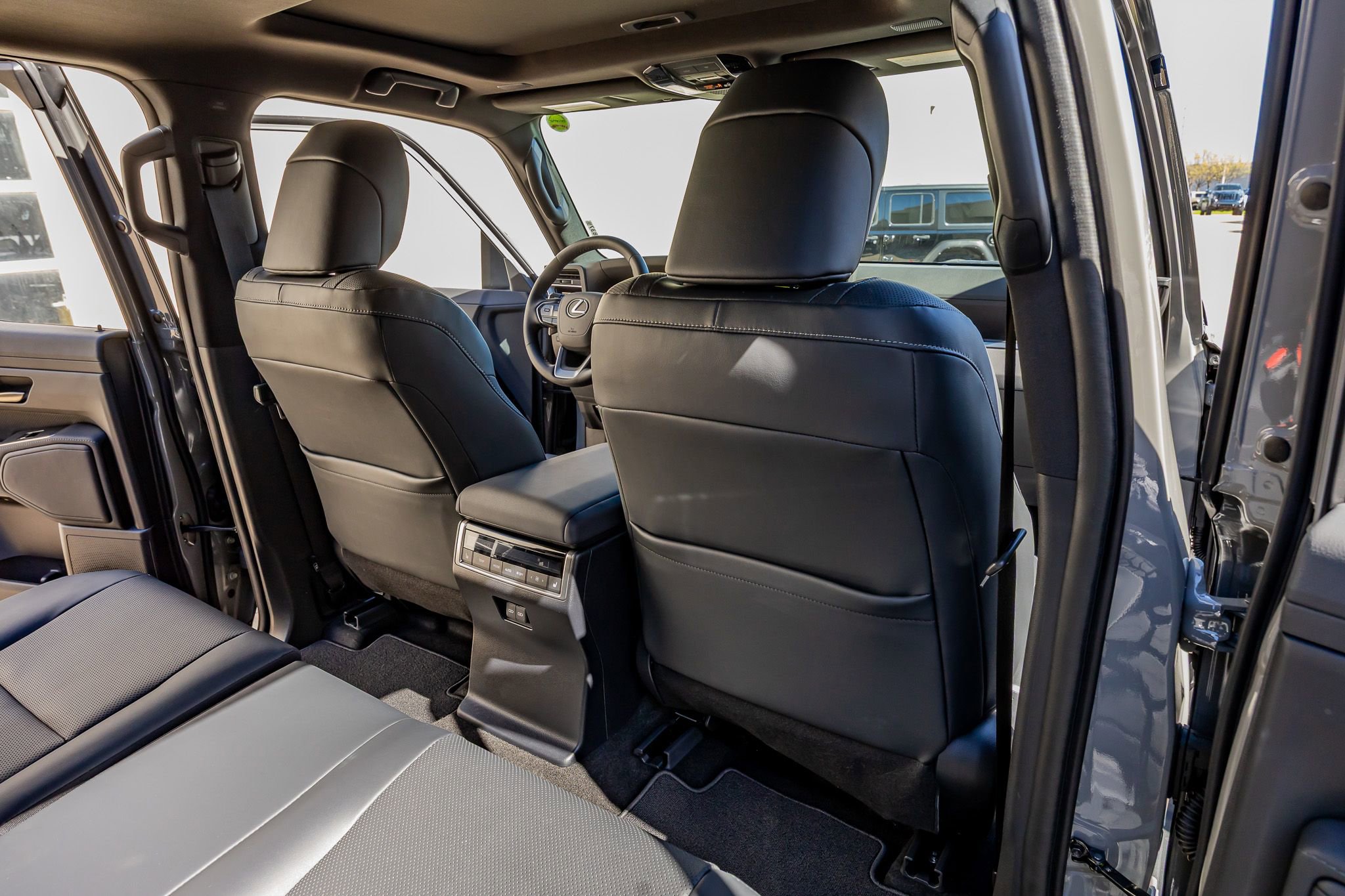 Used 2026 Lexus GX 550 w/ Accessory Package (2T) image 33