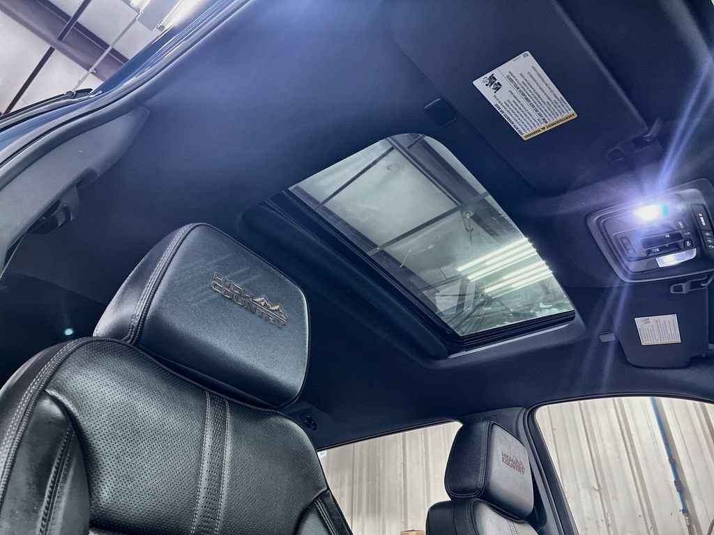 Used 2024 Chevrolet Silverado 2500 High Country w/ Technology Package AWD/4WD image 30