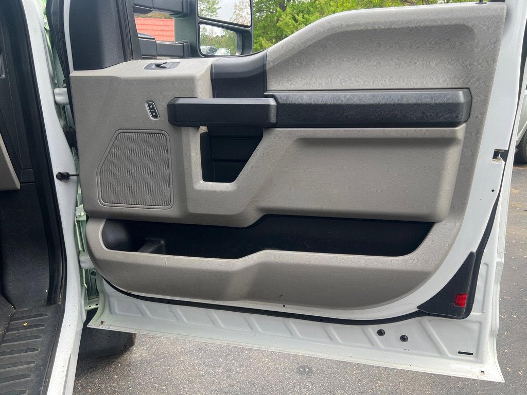 Used 2018 Ford F550 4x4 SuperCab Super Duty image 14