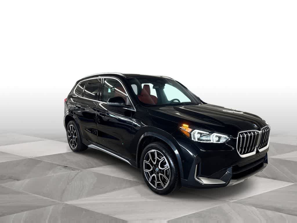 Used 2025 BMW X1 xDrive28i AWD/4WD image 2