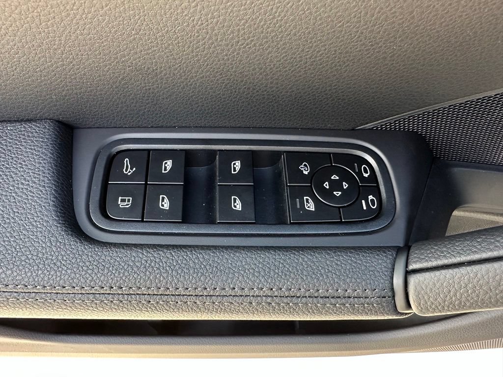 Used 2026 Porsche Cayenne E-Hybrid AWD/4WD image 18
