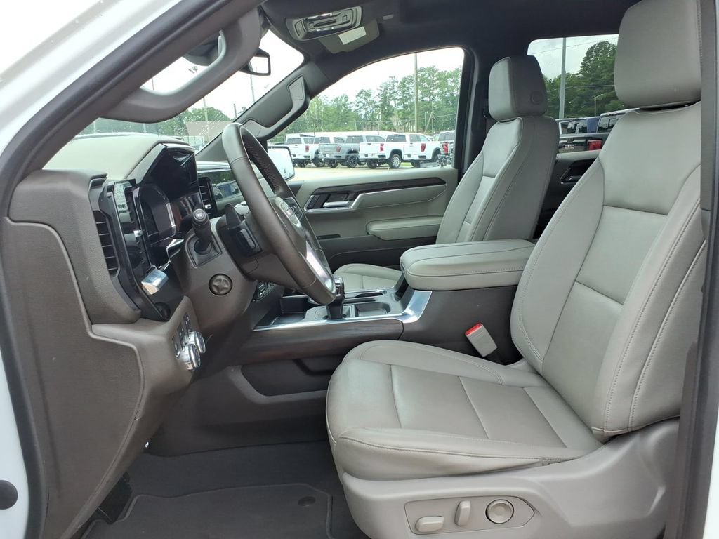 Used 2024 GMC Sierra 1500 SLT w/ SLT Premium Plus Package AWD/4WD image 17