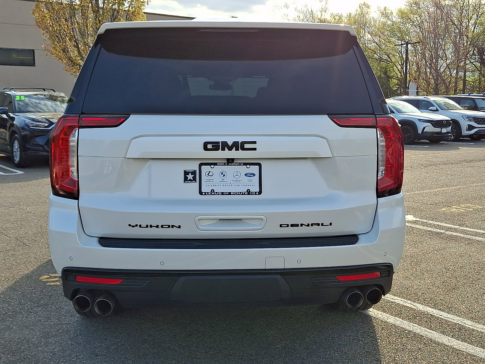Used 2023 GMC Yukon XL Denali AWD/4WD image 5