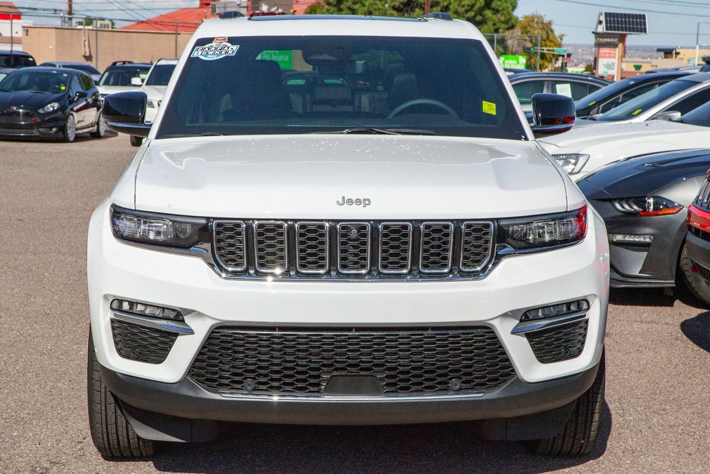 Used 2025 Jeep Grand Cherokee Limited w/ Luxury Tech Group II image 3