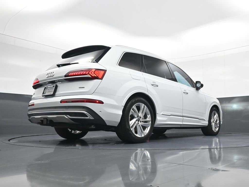 Used 2023 Audi Q7 3.0T Prestige image 24